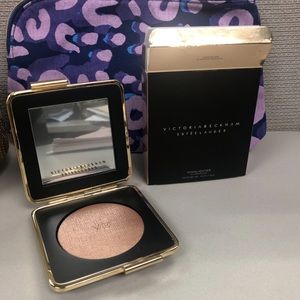 Victoria Beckham Highlighter Modern Mercury RT$65